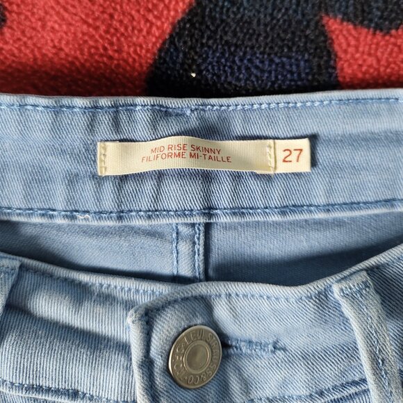 Levi's Midrise Light Blue Skinny Jeans - Picture 3 of 9